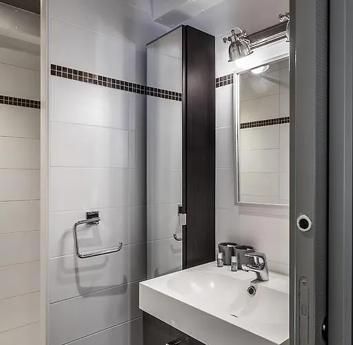 アパート ル 84 サント キャス リール