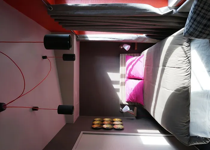 ル 84 サント キャス アパート