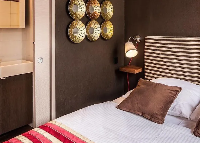 ル 84 サント キャス リール