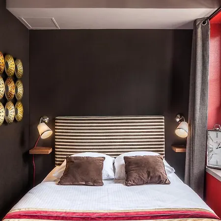 Le 84 Sainte-cath' Apartment *