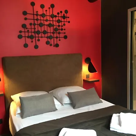 Le 84 Sainte-cath' Apartment *