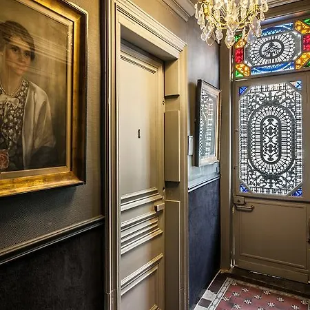 Le 84 Sainte-cath' Apartment *