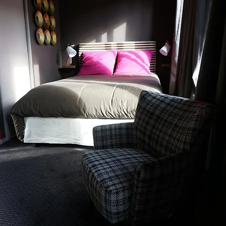 Le 84 Sainte-cath' Apartment *